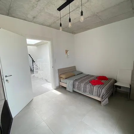Minimal & Arty Townhouse Apartment Hamrun Exterior photo
